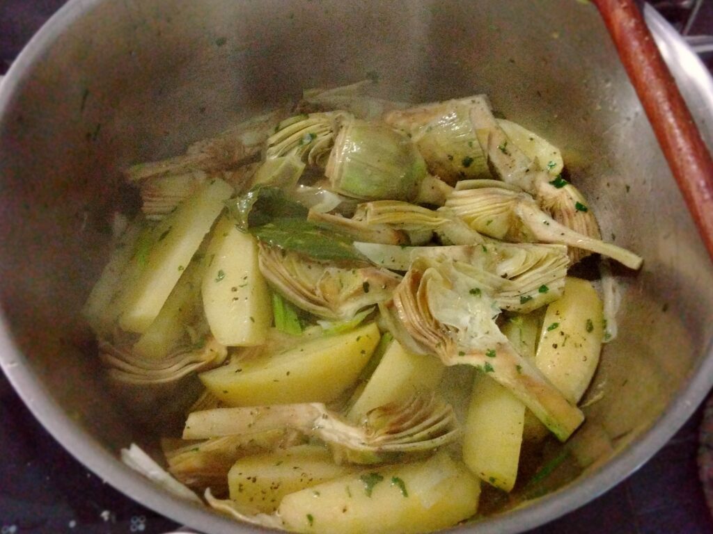 cottura Carciofi e patate a spicchi
