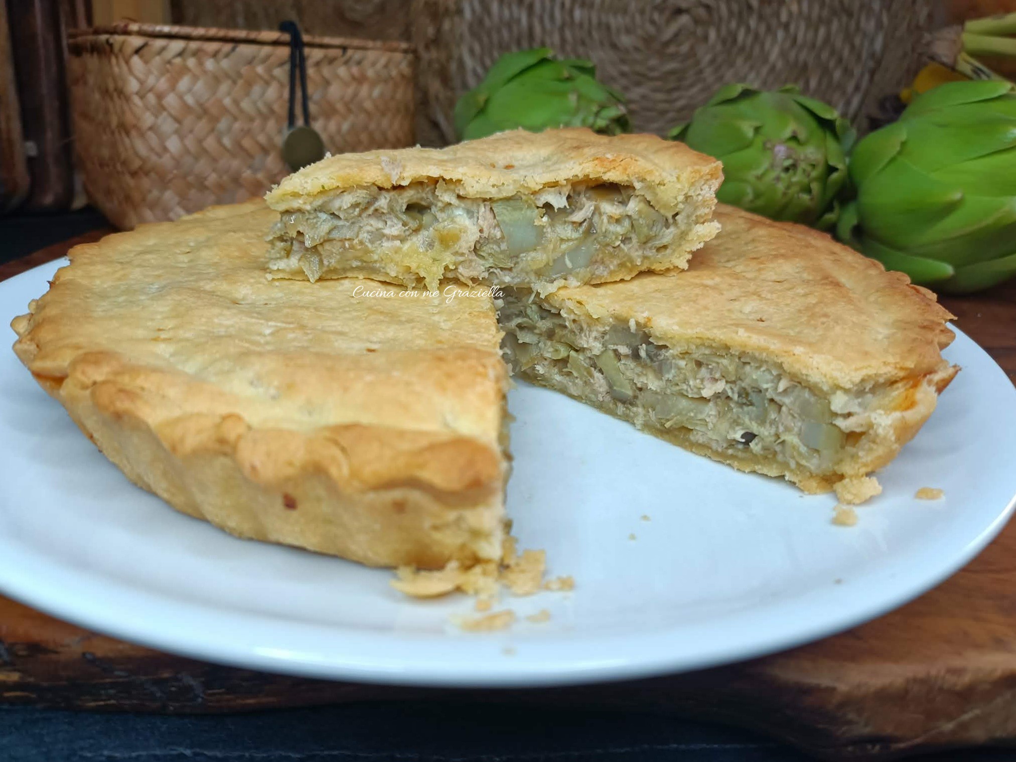 Pizza rustica con carciofi e tonno