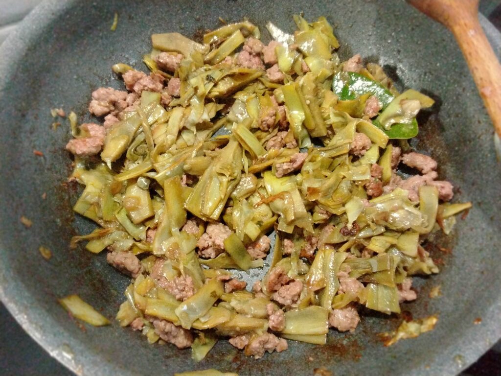 Salsiccia e carciofi