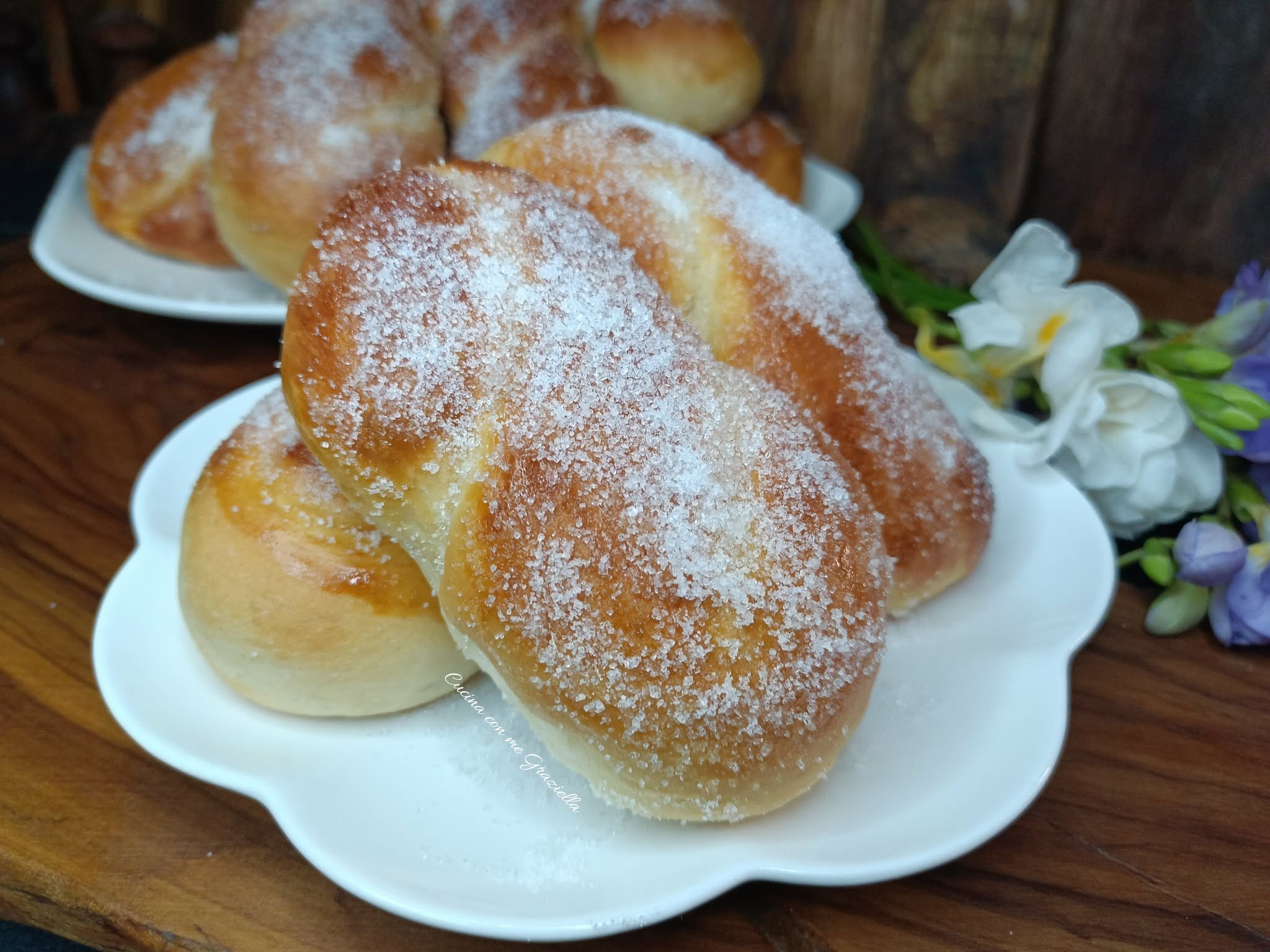 Treccine con lo zucchero morbidissime