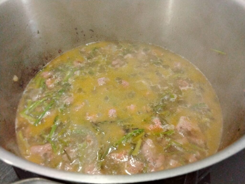 riso salsiccia e asparagi in brodo riso salsiccia e asparagi in brodo