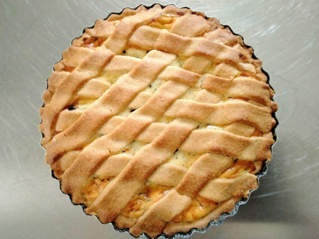 Crostata di ricotta alla pugliese con pasta frolla alle mandorle