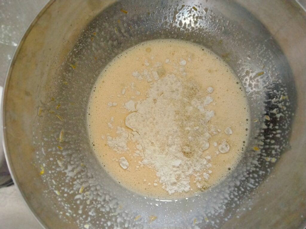 farine alle uova e zucchero