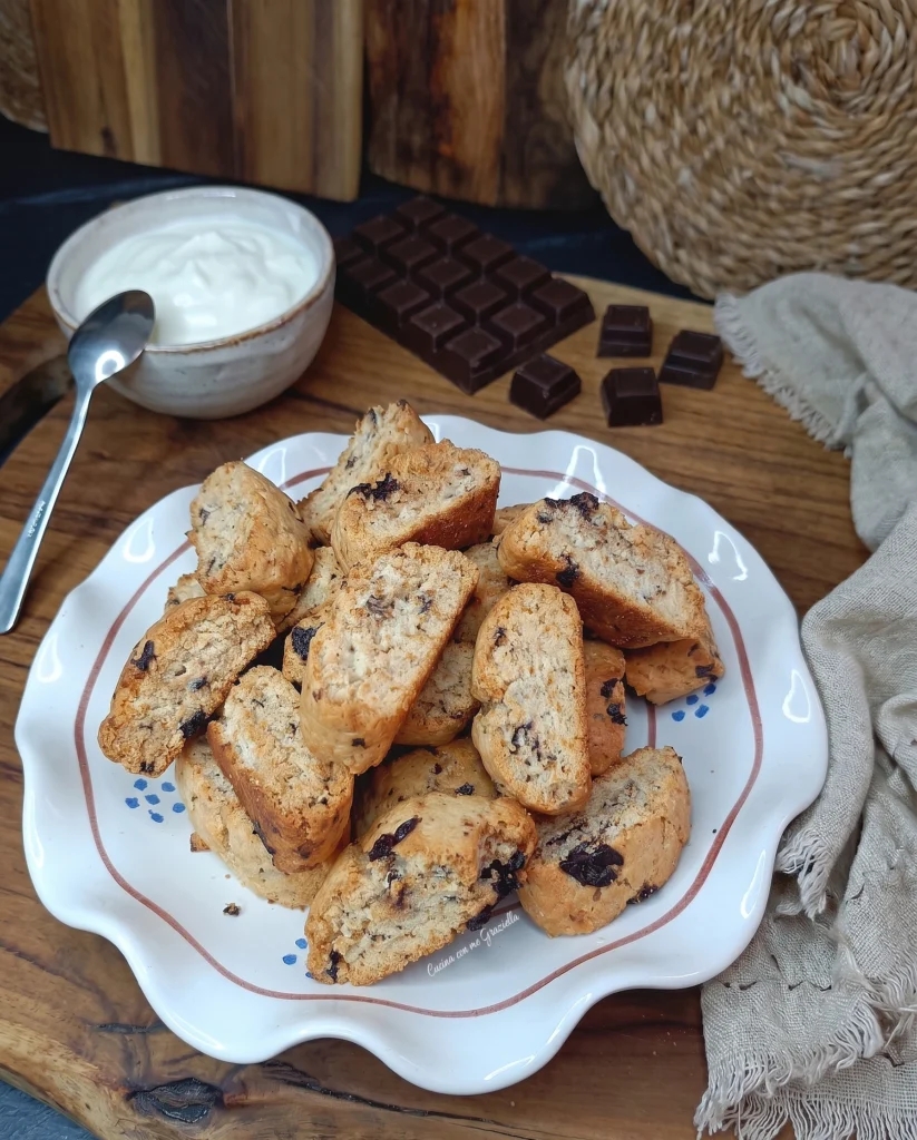 Biscottoni senza uova con yogurt greco e cioccolato