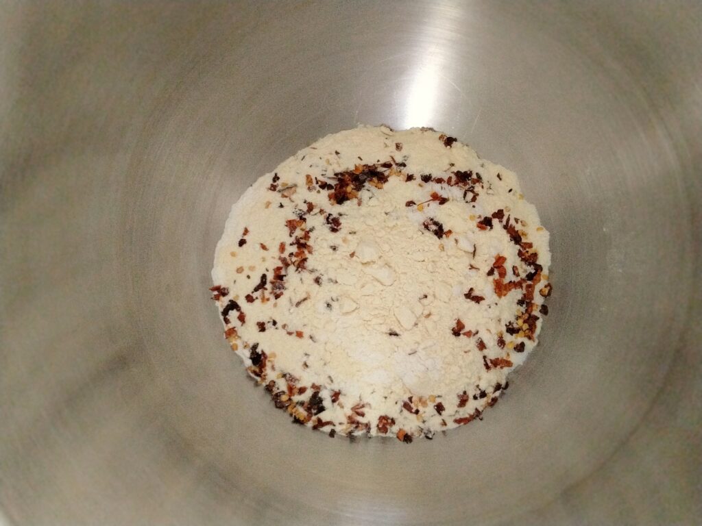 farina, semola, sale e peperoncino