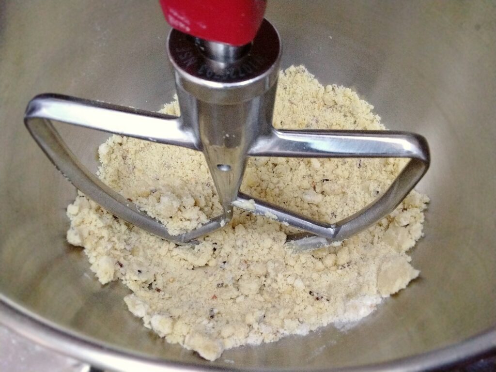 farina, semola, sale ,peperoncino e olio