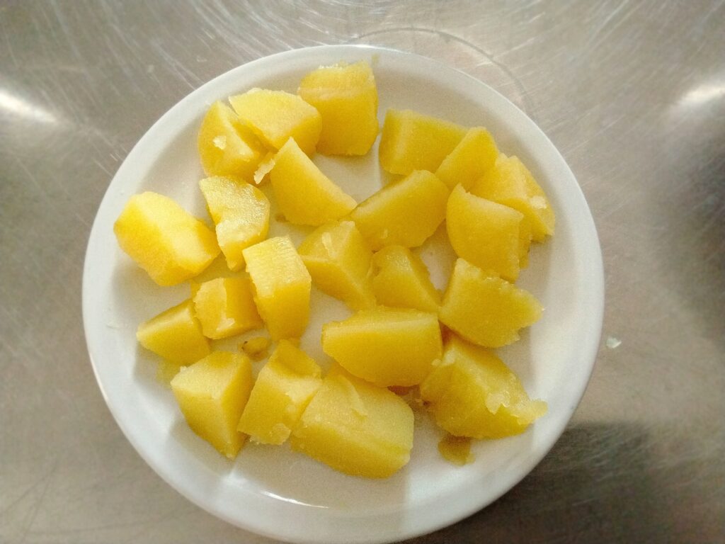 Patate bollite tagliate 