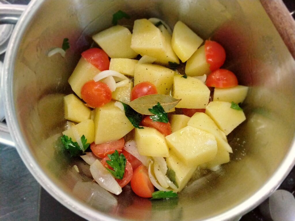 Patate e pomodorini soffritto