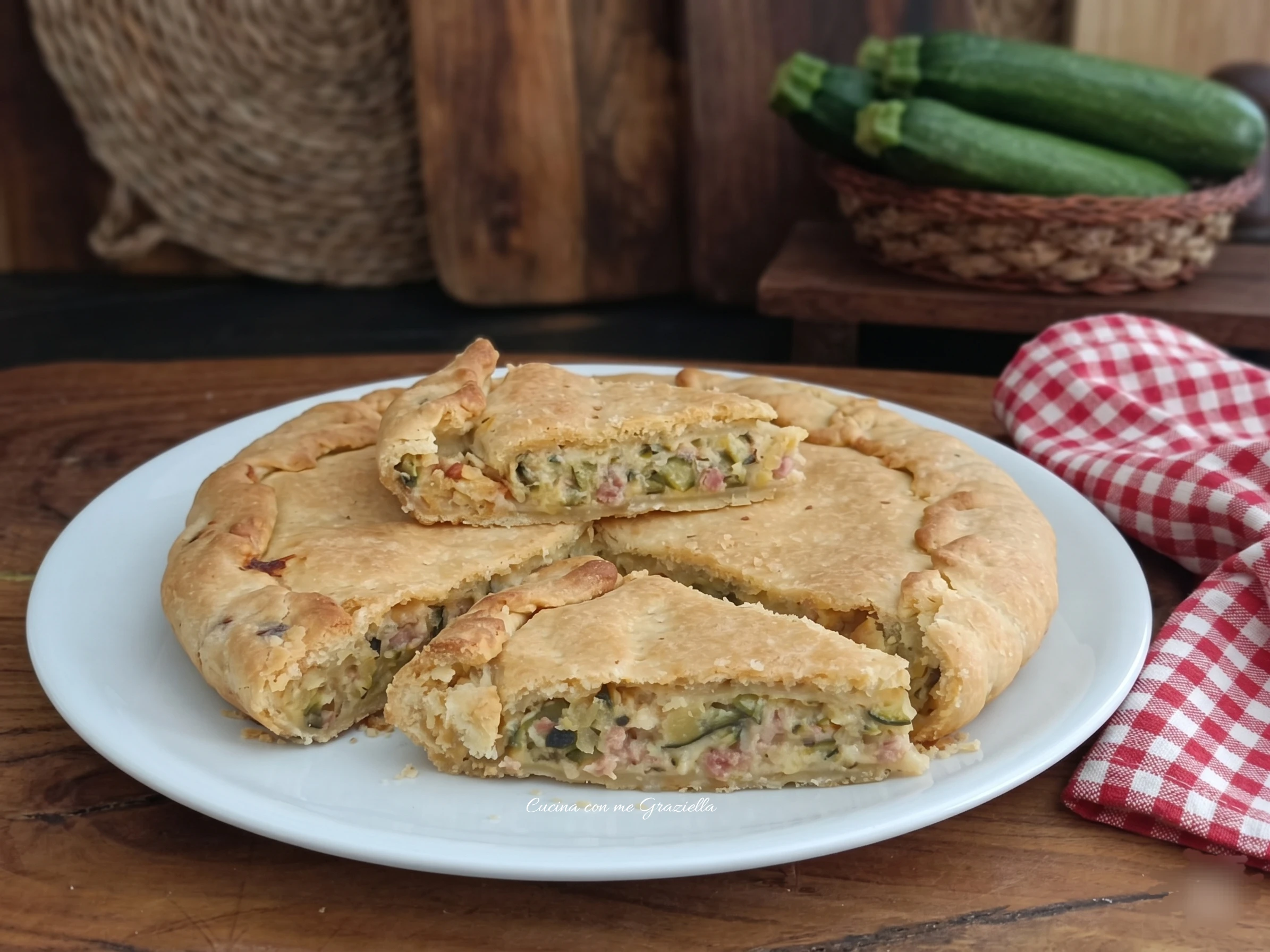 Pizza rustica salsiccia e zucchine