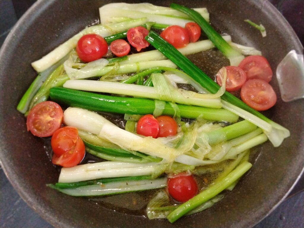 cottura cipolle sponsali e pomodorini