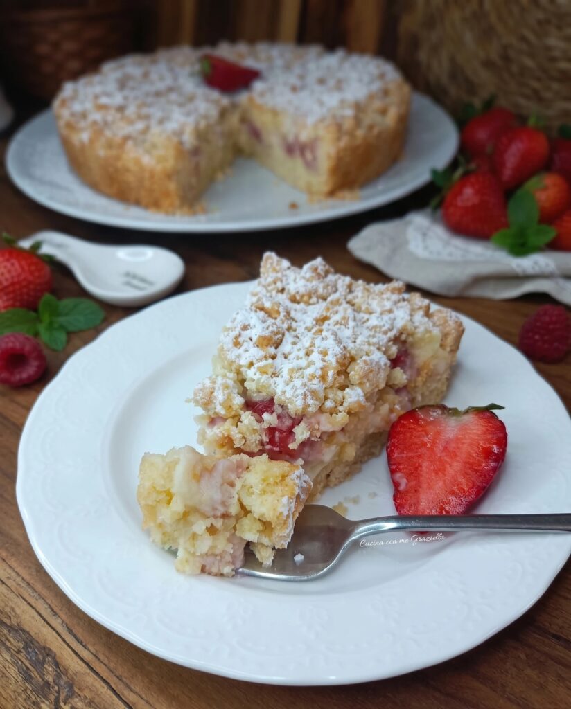 Sbriciolata crema e fragole