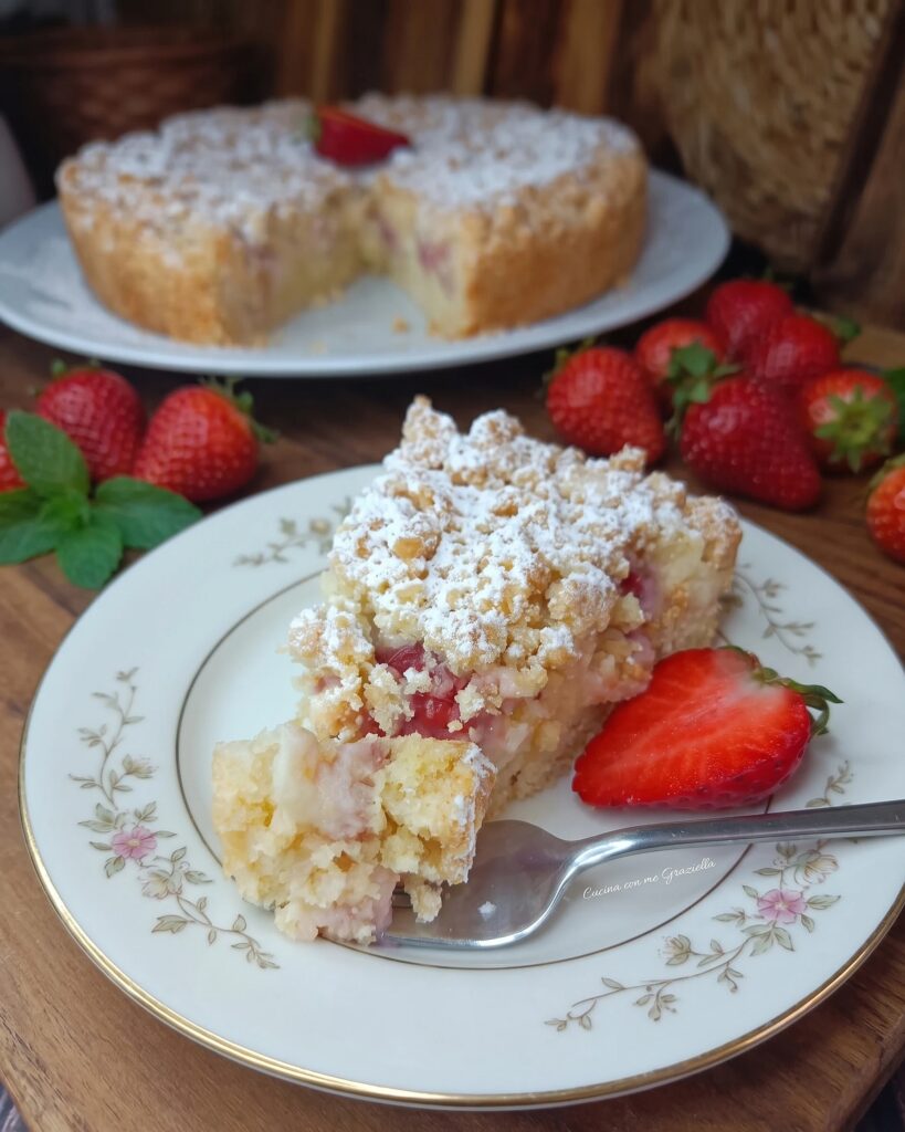Sbriciolata crema e fragole