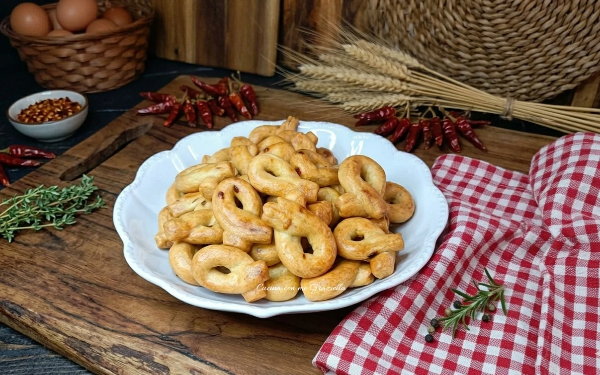 Tarallini pugliesi al peperoncino