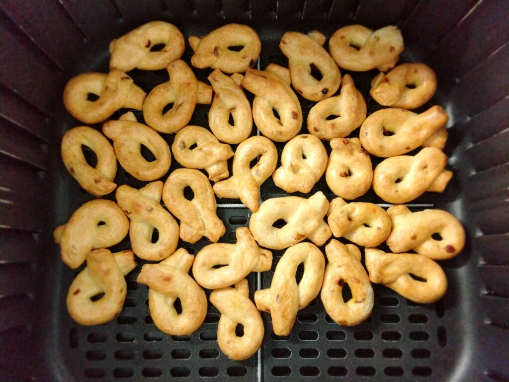 Tarallini pugliesi al peperoncino cotti