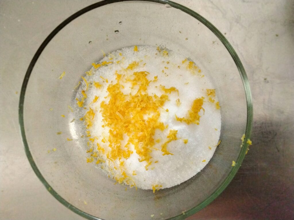 Zucchero e scorza del limone