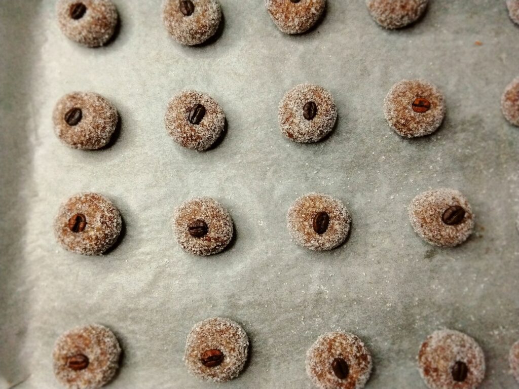amaretti morbidi al caffè crudi