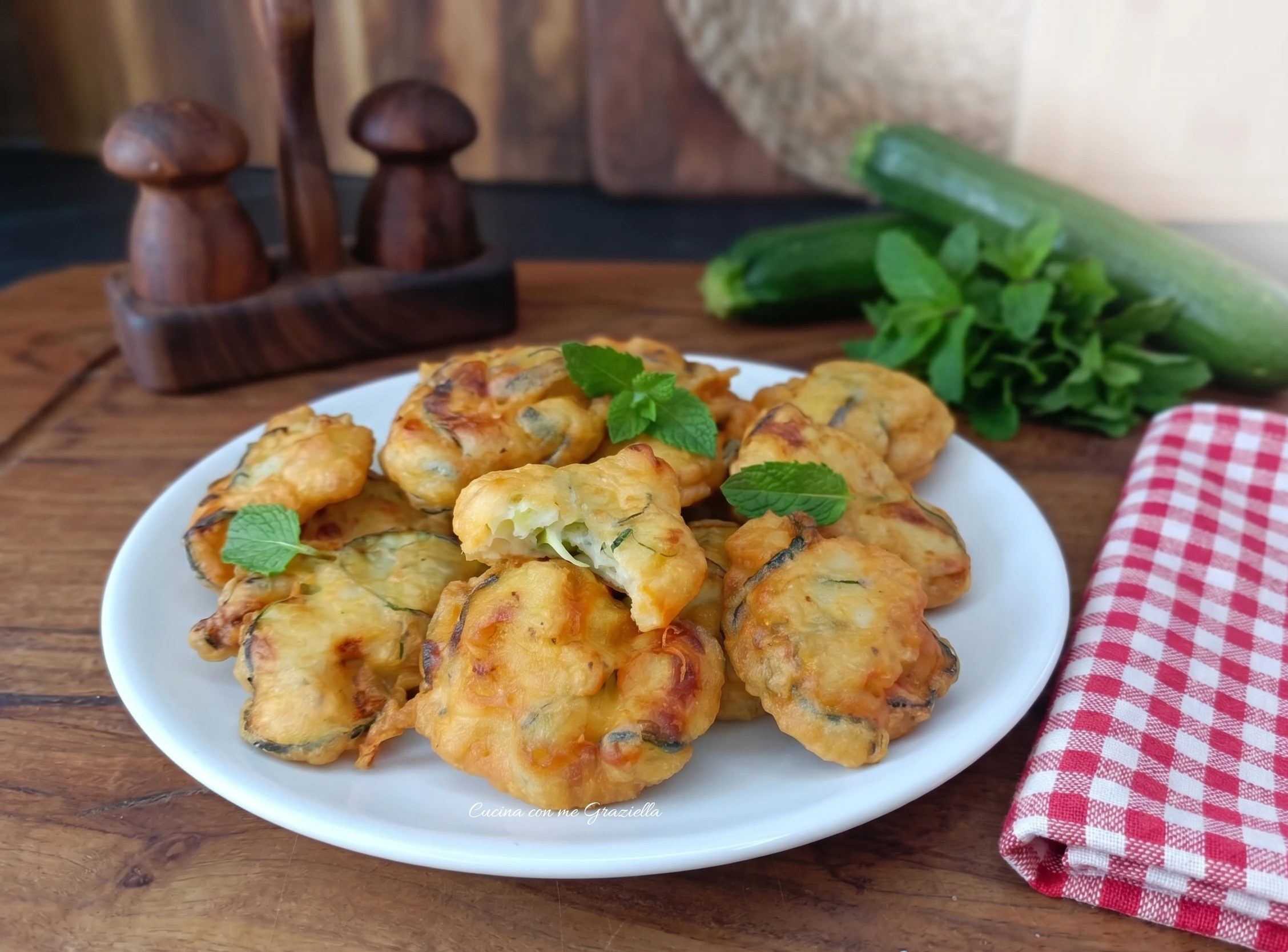 Frittelle di zucchine e menta