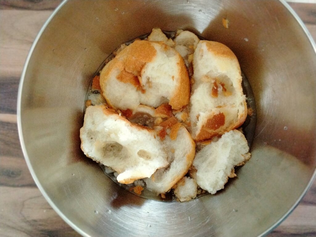 pane raffermo ammollato pane raffermo ammollato